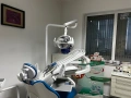 ПРОДАВА СЕ / ОТДАВА СЕ ПОД НАЕМ СТОМАТОЛОГИЧЕН КАБИНЕТ В ЦЕНТЪРА НА РАЗГРАД, снимка 1