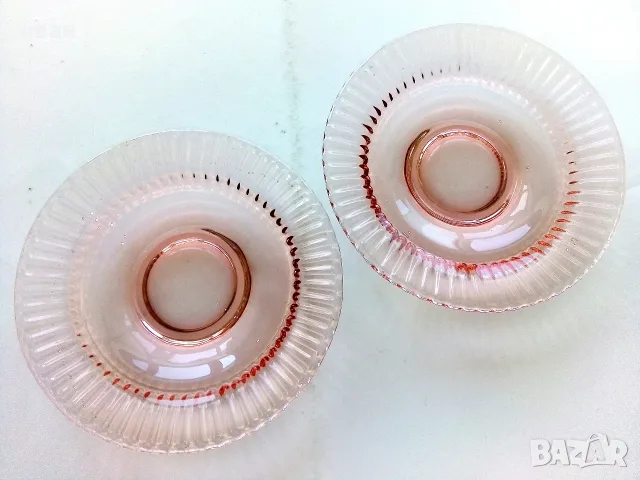 Две стари кристални купи