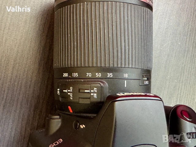 Canon EOS 1000D + обектив 18-200mm, 3 батерии и зарядно, снимка 4 - Фотоапарати - 55144645