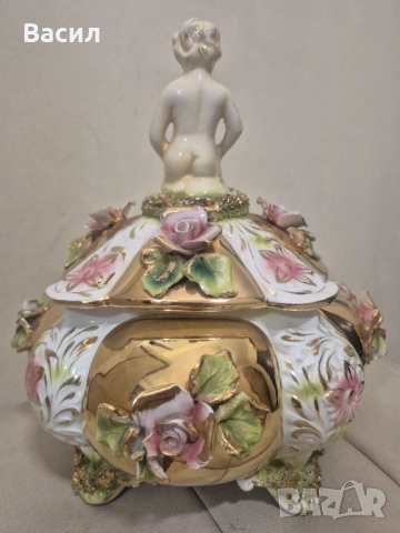 Голяма италианска порцеланова бонбониера с капак – стил Capodimonte, снимка 5 - Антикварни и старинни предмети - 54136078