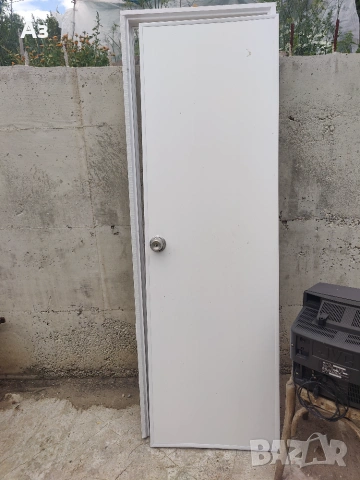 Продавам PVC Каса с врата за баня 60х195 см., дясна