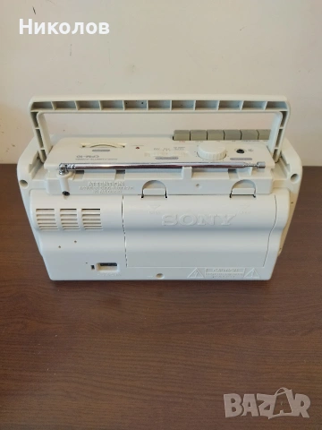 Продавам радио с касетка SONY CFM-10, снимка 4 - Радиокасетофони, транзистори - 55256503