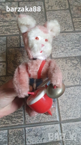Стара играчка Заек барабанист, снимка 3 - Колекции - 54525852