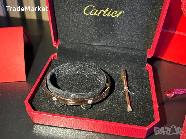 Нова Гривна Cartier LOVE завършена в цвят розово злато с пълна опаковка, снимка 2 - Гривни - 54279395