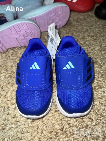 Бебешки маратонки с лепки Adidas