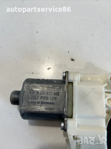 Мотор за прозорец предна дясна за 2.2 CDI за Mercedes W212 (2012) 0130822502, снимка 2 - Части - 54180262