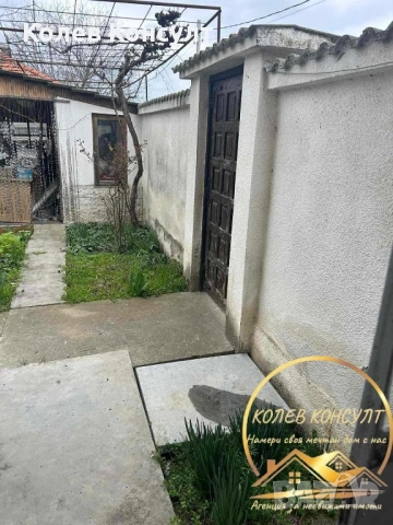 Двуетажна къща село Бъдеще ,област Стара Загора, снимка 6 - Къщи - 54113544