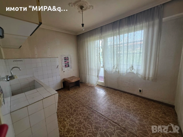 Просторен тристаен апартамент с отличен потенциал в кв.Куба,гр.Хасково, снимка 4 - Апартаменти - 55145721