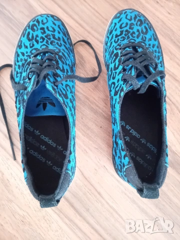 Adidas оригинални дамски UK 38 2/3, снимка 2 - Маратонки - 54402195