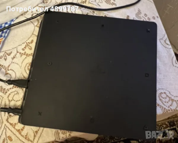 Продавам PS 4 slim с 2 бр. джойстика и станция за зареждане, снимка 5 - PlayStation конзоли - 55436441
