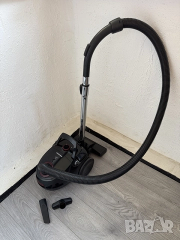 Прахосмукачка с Торба Grundig VCC 3850 A 800W, ЕPA E12 филтър!, снимка 3 - Прахосмукачки - 55564133