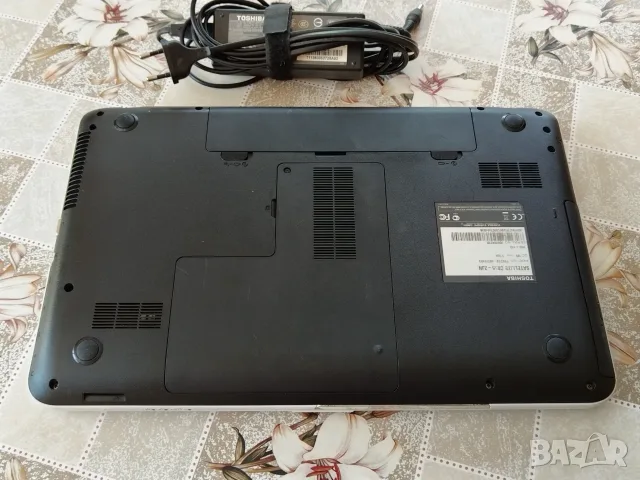 Лаптоп Toshiba Satellite L850, снимка 3 - Лаптопи за дома - 55641462
