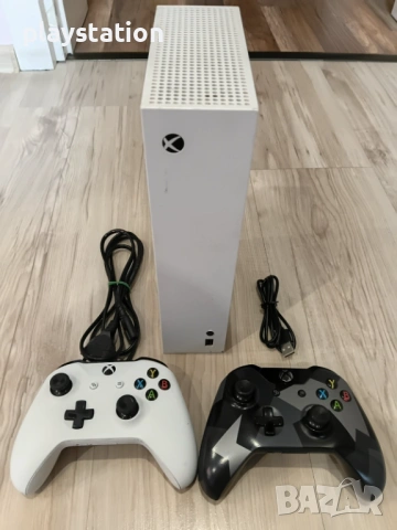 Xbox Series S 512GB с 2 оригинални контролера и кабели