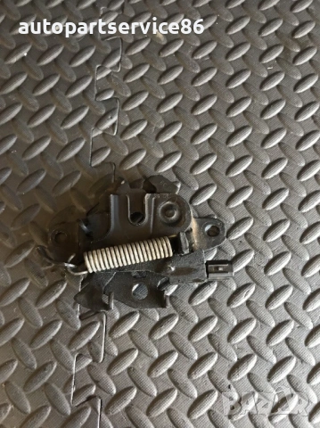 Механизъм за заключване на преден капак за Toyota Avensis 2.0 D4D (2009-2013)