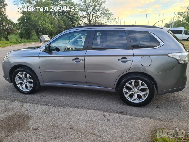 Продавам Mitsubishi Outlander PHEV – 2013. 120 к.с. , снимка 5 - Автомобили и джипове - 54574010