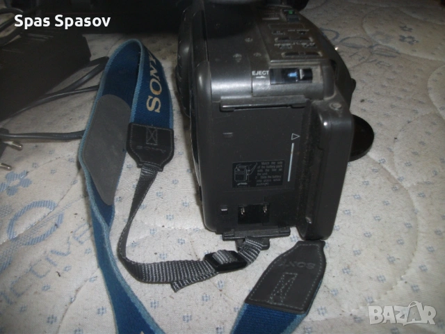 2 камери SONY Hi 8 за части или ремонт, снимка 8 - Камери - 54477043