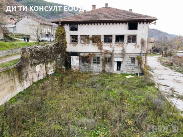 Производствена сграда с прилежащ парцел