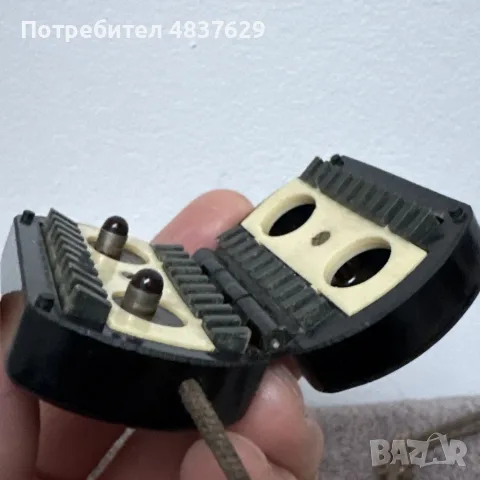 Рядко устройство за заточване на ножчета за бръснене (Чехословакия, армейско), снимка 3 - Антикварни и старинни предмети - 55440036