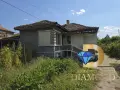 Едноетажна къща с два гаража в Димитровград, кв. Черноконево, снимка 2