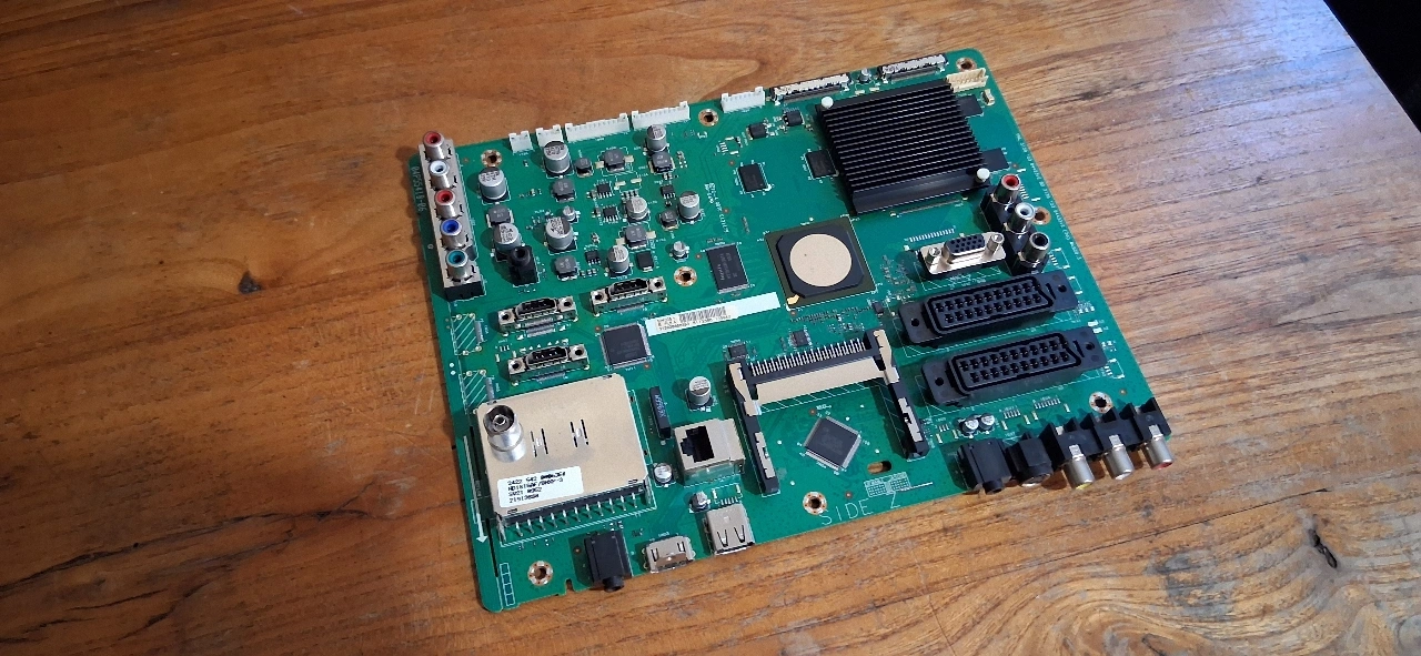 Main Board GDTC E131175. Свален от LED Телевизор Philips