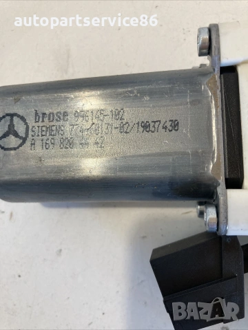 Мотор за предно дясно стъкло за Mercedes W245 B-Class (2008) A1698204442, снимка 2 - Части - 55173221