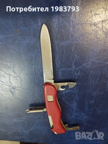 Голям Victorinox Adventurer със стопиращ бутон., снимка 2 - Ножове - 54709912