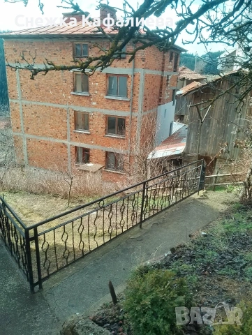 Къща в центъра на селото 
