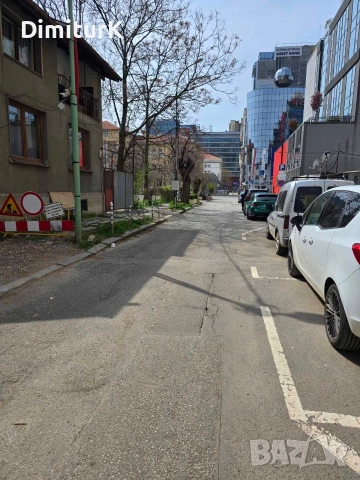 Гараж под наем - Център,Зона Б5, Възраждане