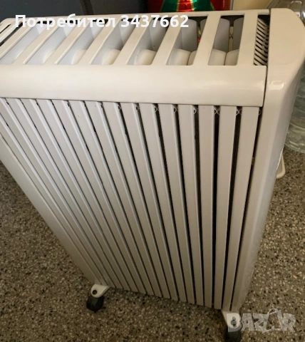 Електрически маслен радиатор Delonghi, снимка 2 - Радиатори - 54038621