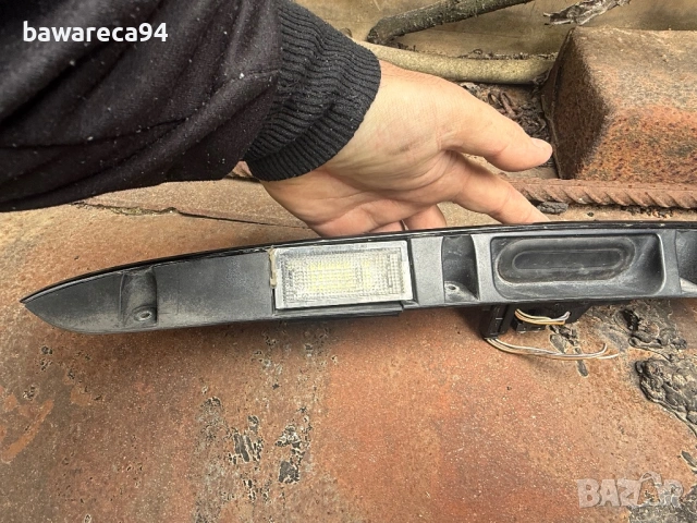 Лайстна над номера за BMW E46 седан, снимка 3 - Части - 53971125