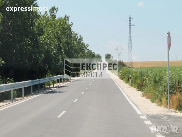 Працел за склад, с 23 метра лице към пътя