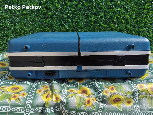 Продавам един антрактивен Касетофон за Пикник ( SANYO G 2600 JAPAN 1975г) , снимка 8 - Радиокасетофони, транзистори - 54542590