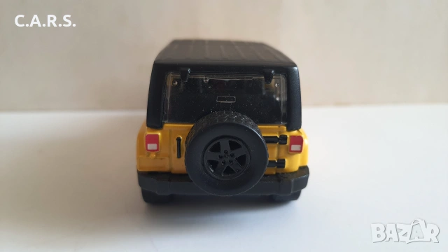 2015 Maisto Jeep Wrangler Unlimited - Мащаб 1:41, снимка 4 - Колекции - 55154872