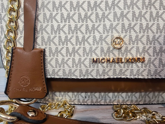 Michael Kors -дамска чанта, снимка 2 - Чанти - 54640450