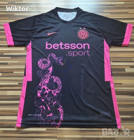 Inter Pink Snake' | Флуоресцентен Streetwear модел I S