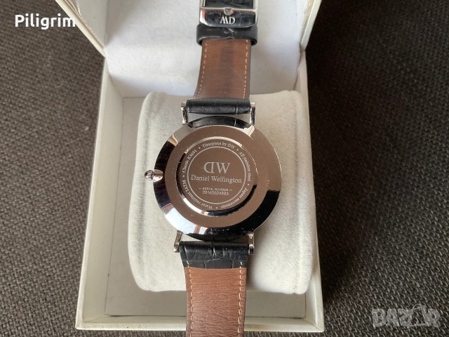 Часовник Daniel Wellington Classic Black със сребърен корпус и черна кожена каишка., снимка 3 - Мъжки - 55102354