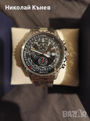 Продавам часовник Casio EF-527D 1AVF