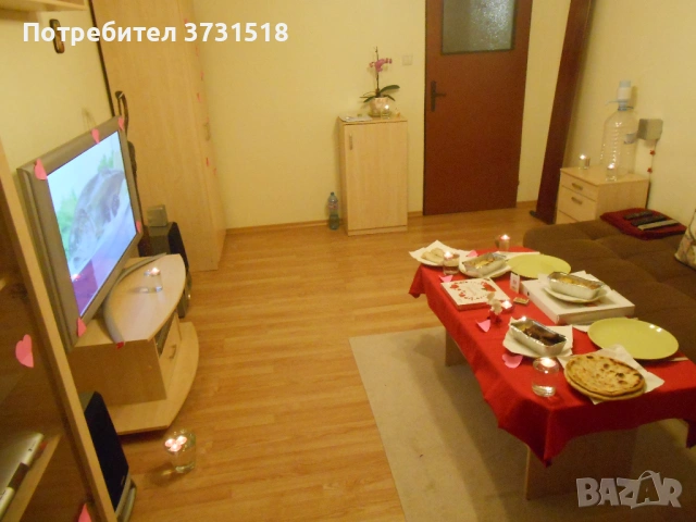 обзавеждане за всекидневна гардероб,етажерка,тв маса,4 отделни секции и маса, снимка 2 - Секции и витрини - 54755224