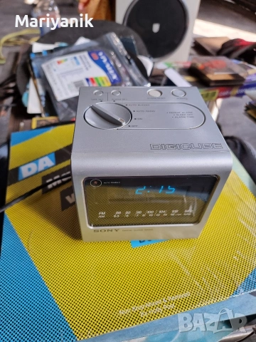 SONY Digicube ICF-C11W, снимка 2 - Радиокасетофони, транзистори - 53972869