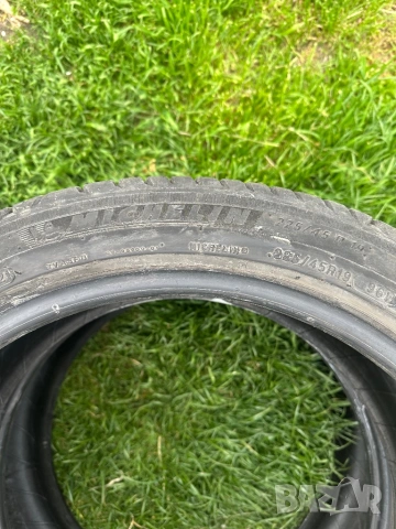 Гуми 225/45R19 , снимка 2 - Гуми и джанти - 54256459