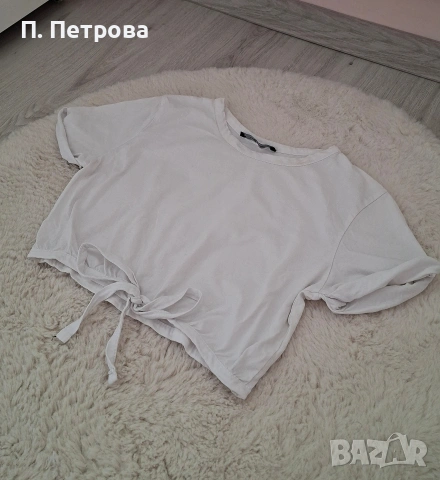 бяла къса блузка с панделка