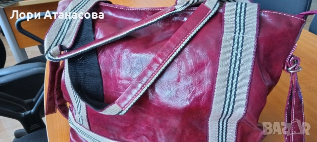 Стилна и функционална дамска чан в цвят бордо. 