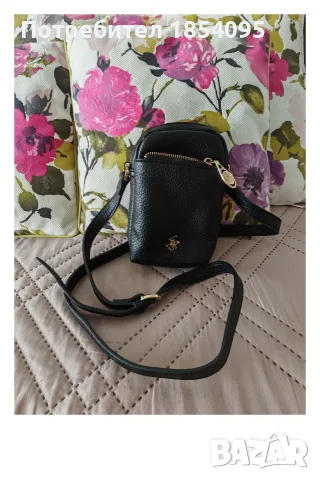 Продавам малка черна чанта на us polo assn. 