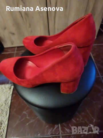 Продавам дамски обувки, снимка 4 - Дамски обувки на ток - 54179553