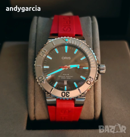 Oris Aquis Date Relief Мъжки часовник 43мм automatic diving 733 7730 4153 с кутия книжки като нов