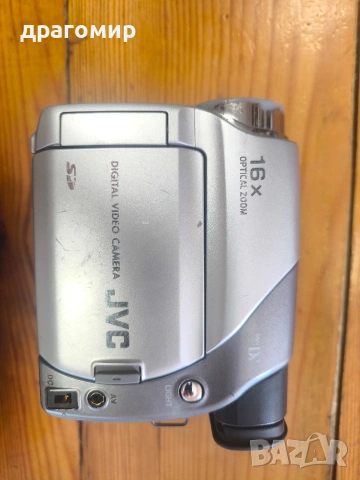 JVC Mini DV camera 