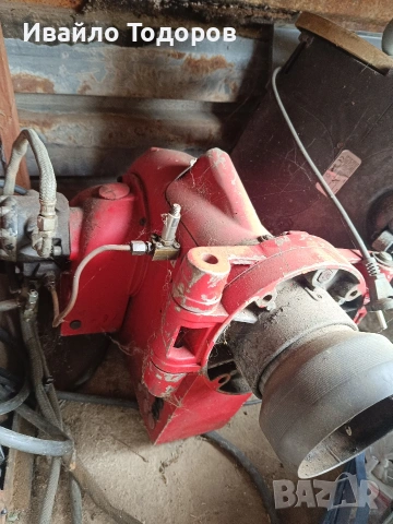 Нафтова горелка работеща