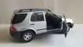 Mercedes-Benz ML 320 Maisto - Мащаб 1:24, снимка 13