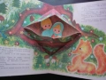 Къщичка от меденки Панорамна книга Руска народна приказка книжка дечица забавна малките панорама, снимка 4