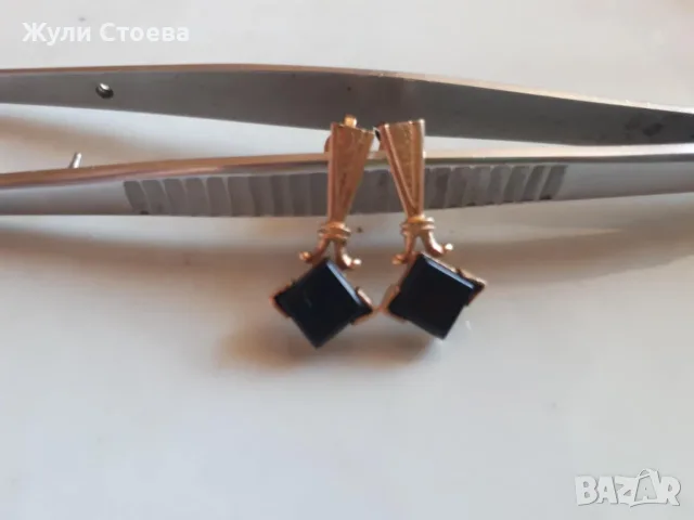 Златни обеци с оникс